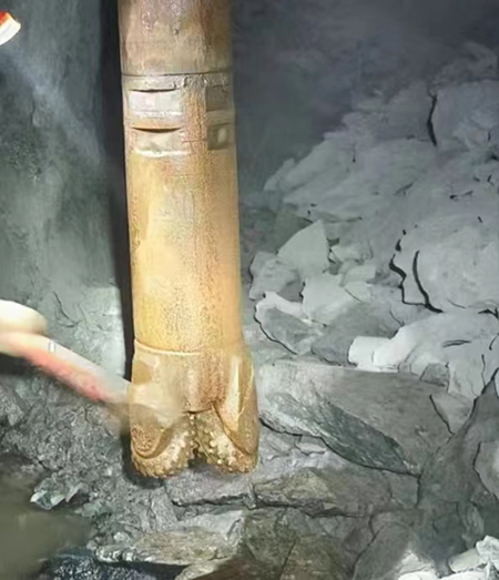 如何解決天井鉆機(jī)施工中坍孔問題？